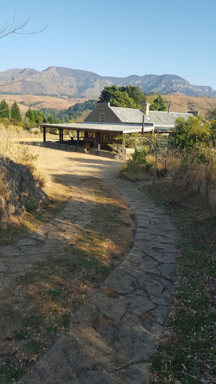 Rockwood Earth Lodge. Champagne Valley. Drakensberg.